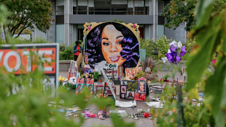 Officers, Breonna Taylor, Kenneth Walker, Policy