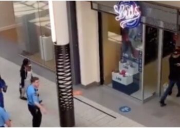 White lady pulls gun Black family Vancouver Washington Westfield Mall