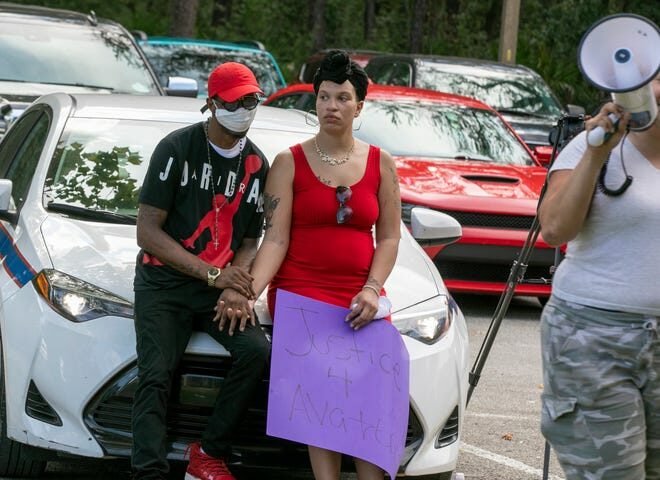 newborn, Erica Thompson, jail, ignored