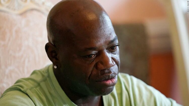 Aaron Larry Bowman, Jacob Brown, Beat, 18, Times, Flashlight