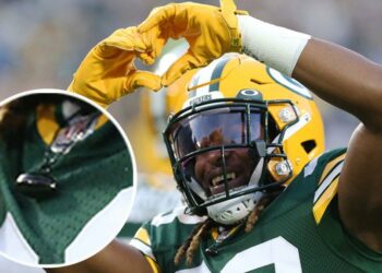 Aaron Jones, ashes, necklace, father, lost