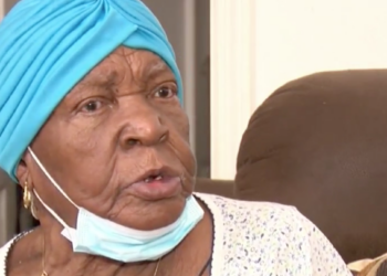 Mamie Walker, Social Security Income, Held, Government, Money, Social Security Administration, 100