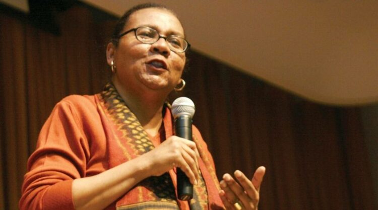 Author, Feminist, Women, Activist, Cultural critic, bell hooks, Kentucky, Berea College, Dead.