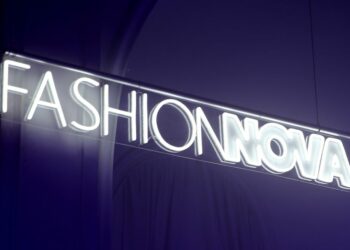 Fashion Nova, Online, Retailer, Federal Trade Commission, Fined, $4.2 million, Blocked, Negative, Reviews, Customers.