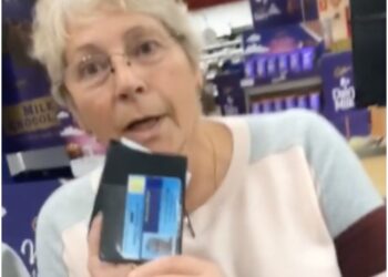 ID Karen grocery store checkout line