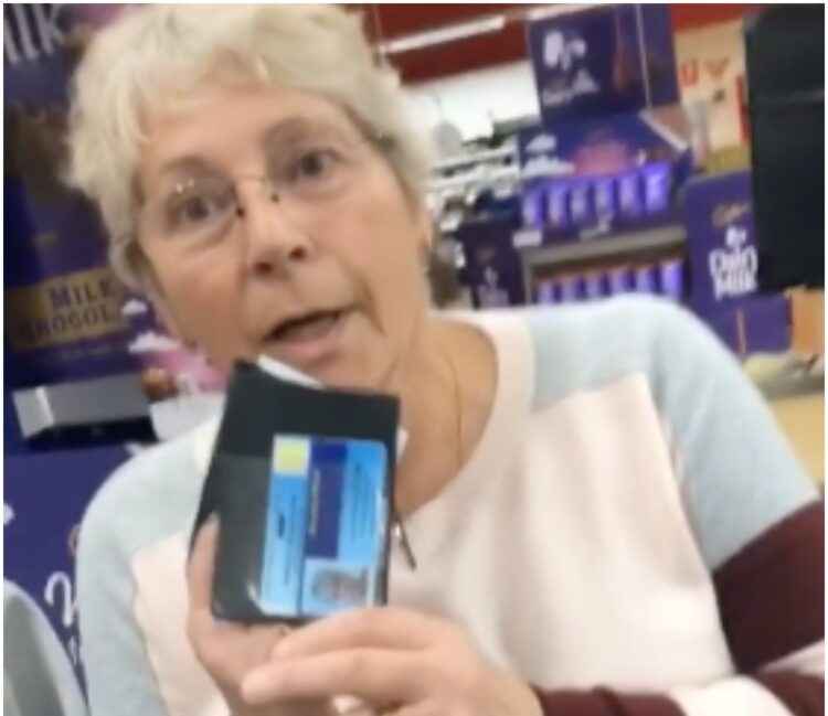 ID Karen grocery store checkout line