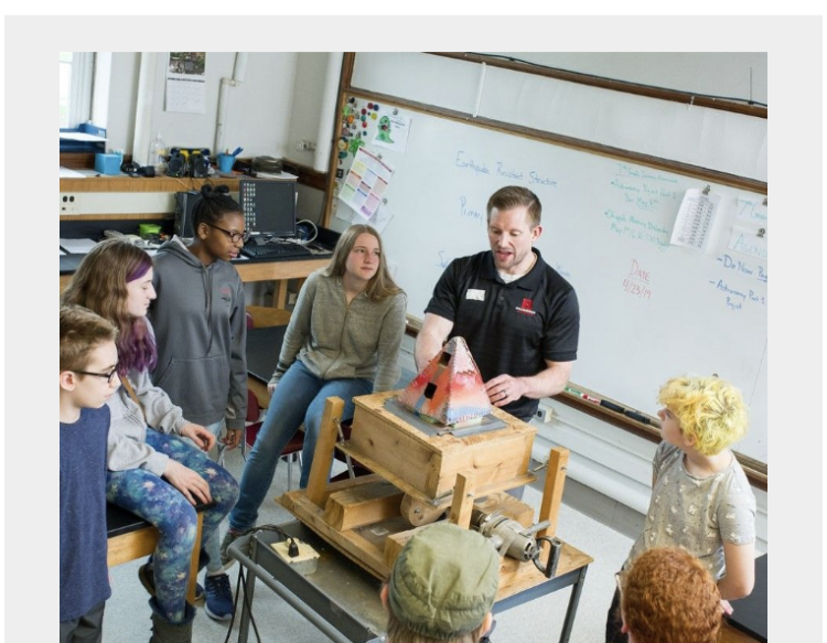 Roeper School, Private School, Birmingham, Michigan, Criticism, Racist, Assignment, Biology Teacher, Former, President Barack Obama, Photo, Apes, Monkeys, Lemurs.