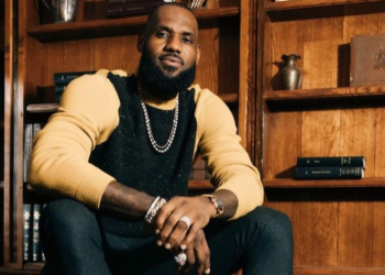 LeBron James, basketball, legend, billionaire, King James, NBA, Michael Jordan, Cleveland Cavaliers, Los Angeles Lakers, LeBron James Family Foundation, Akron, Ohio