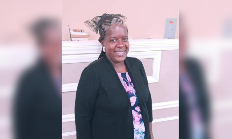 pit bull, sitting, Waynesha, daughter, Trena, Peed, attack, dog, Helen, Harris