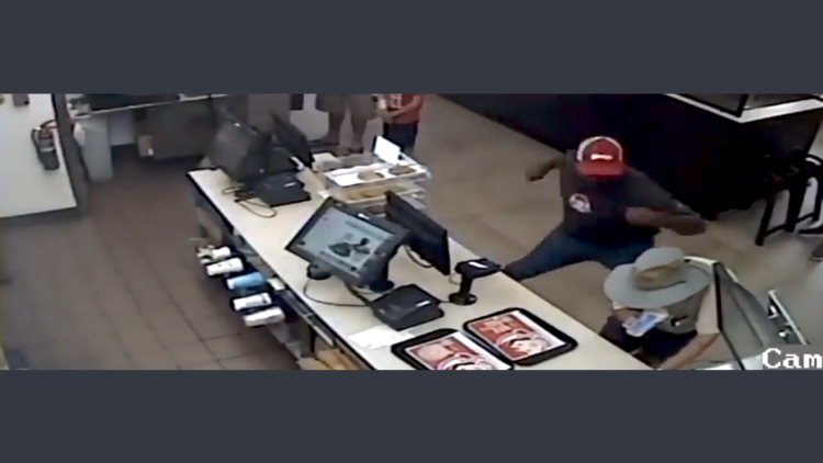 surveillance, video, restaurant, fast food, aggravated assault, second-degree murder, customer, 67-year-old, Antoine Kendrick, Wendy's, employee