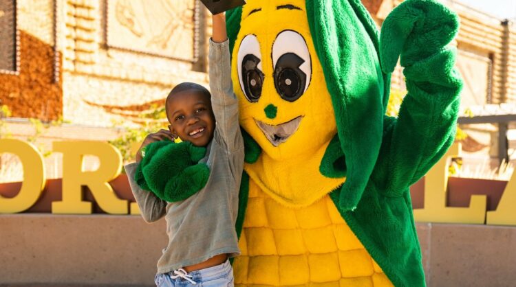 Julian Shapiro-Barnum, it's corn, corn kid, Kristi Noem, Tariq, Recess Therapy