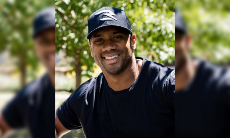 plane, Wilson, Russell, workout, teammates, Broncos, football, flight,