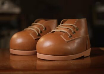 Red Wings, boots, Mario