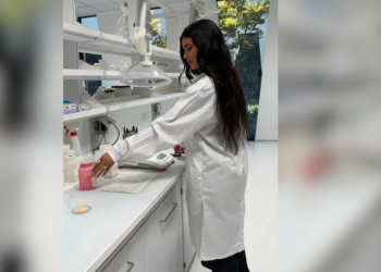 Kylie, Jenner, makeup, facility, safety, protocols, Milan, lab