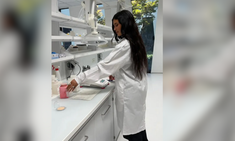 Kylie, Jenner, makeup, facility, safety, protocols, Milan, lab
